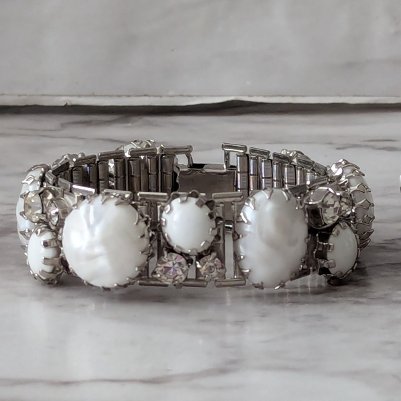 Vintage Bracelet and Earrings Set White Stones and Silver Tone - Picture 2 of 10